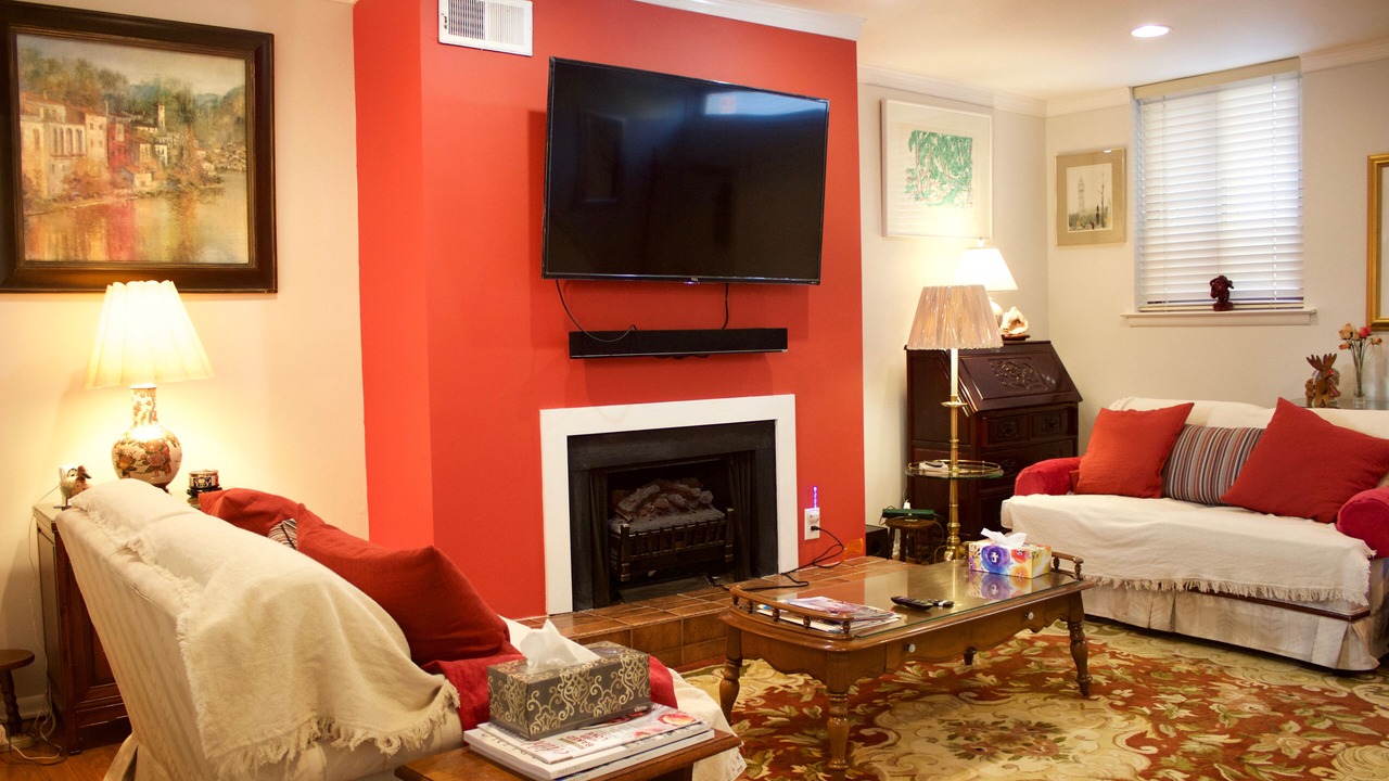 Photo of Livingroom in Washington Square West