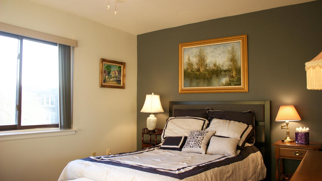 Photo of Bedroom in Washington Square West