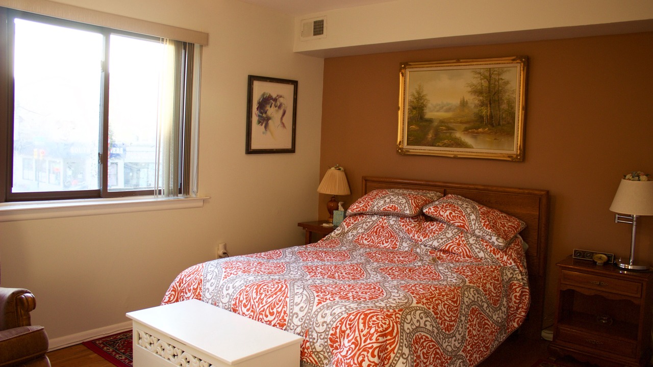 Photo of Bedroom in Washington Square West