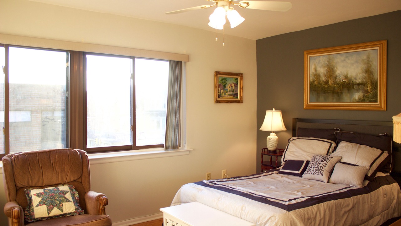 Photo of Bedroom in Washington Square West