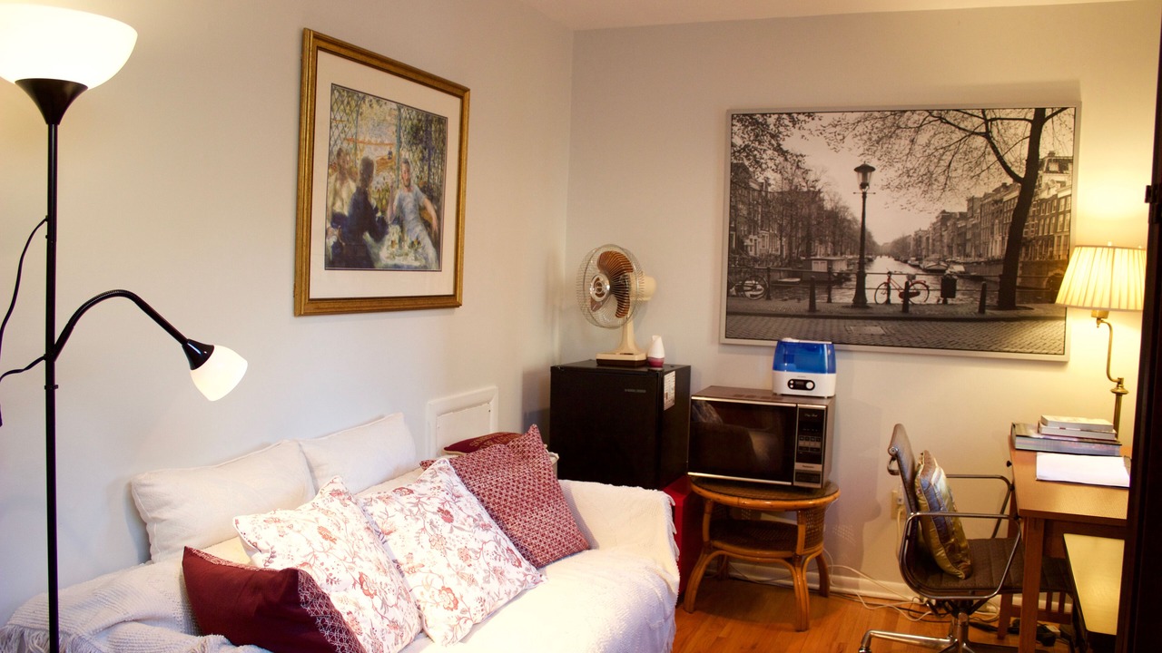 Photo of Livingroom in Washington Square West