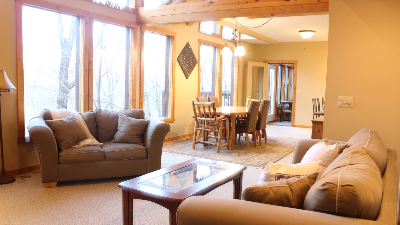 Photo of Livingroom in James Creek