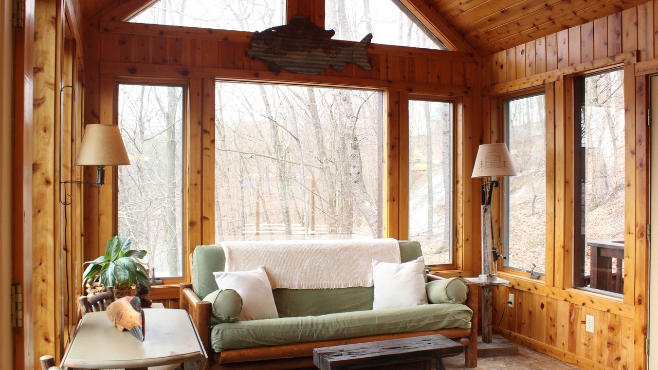 Photo of Livingroom in James Creek