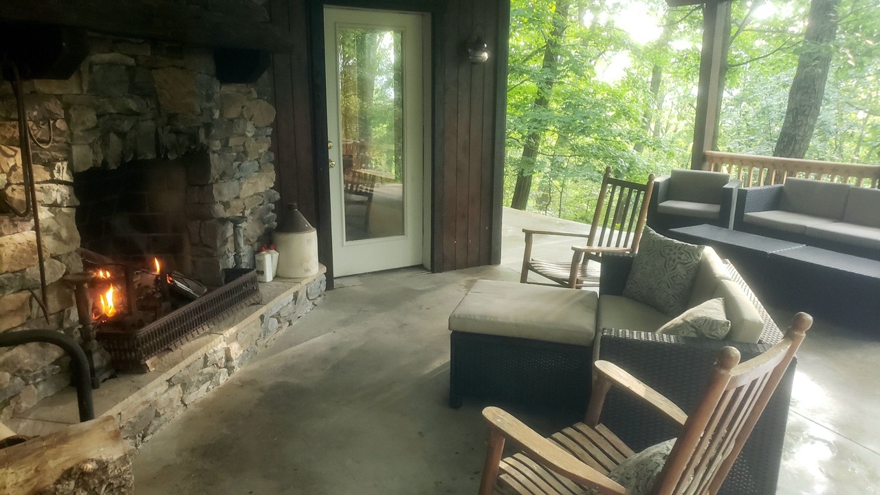 Photo of Patio Balcony in James Creek