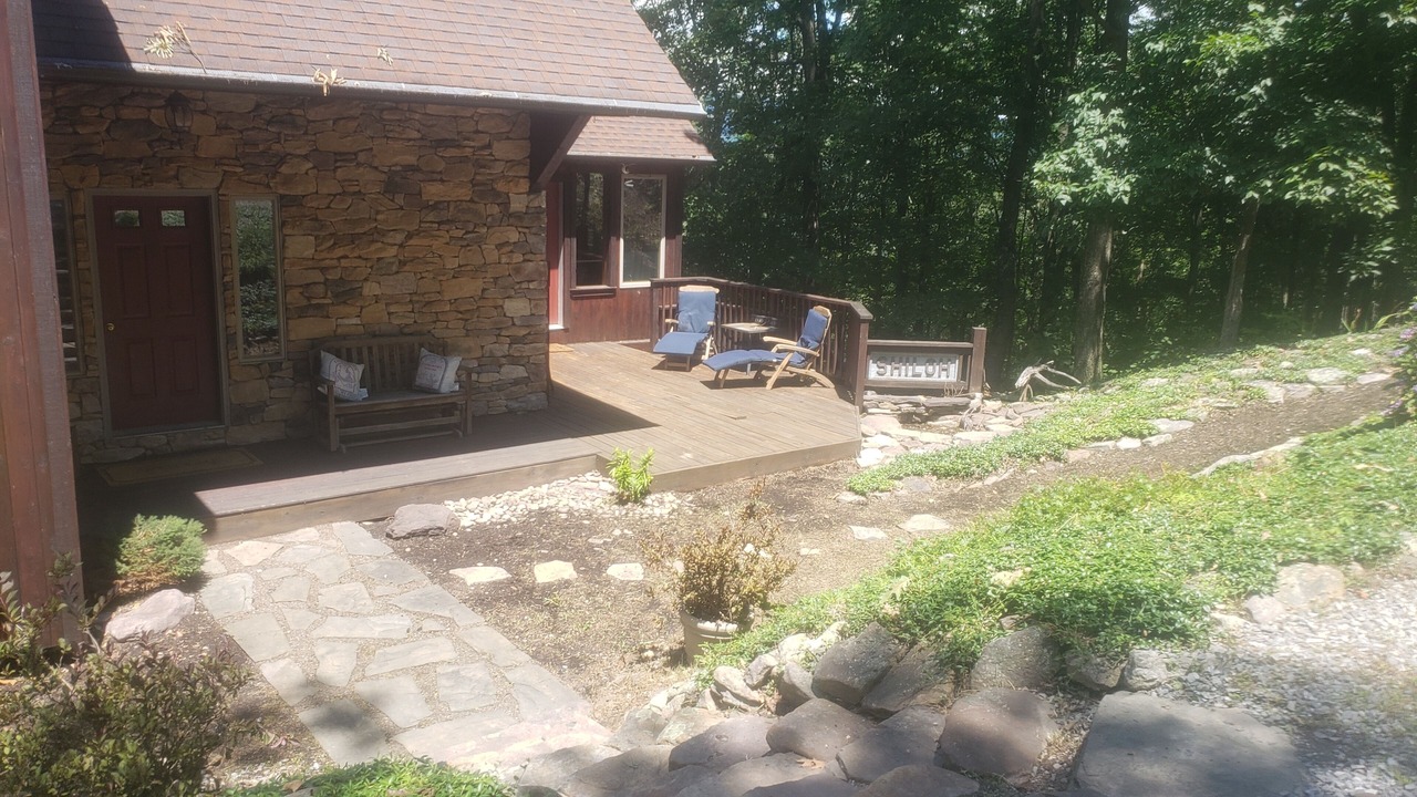 Photo of Patio Balcony in James Creek