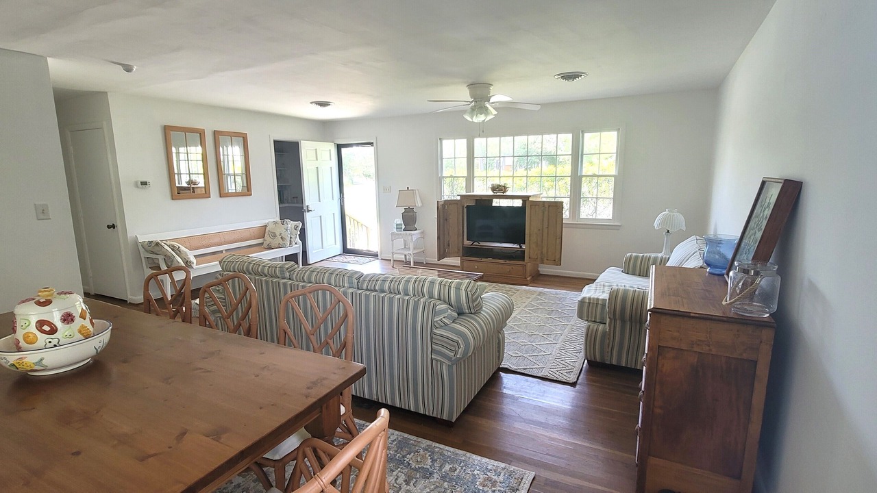 Photo of Livingroom in North Shores