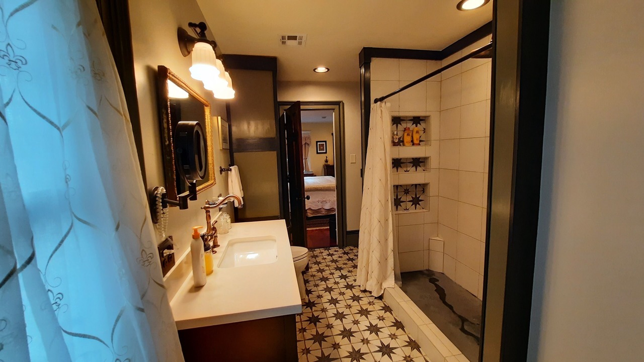 Photo of Bathroom in Lambertville
