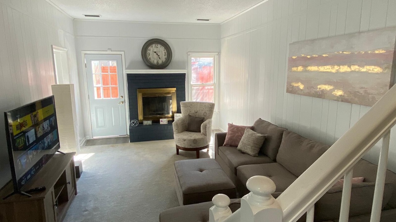 Photo of Livingroom in Norfolk - Virginia Beach