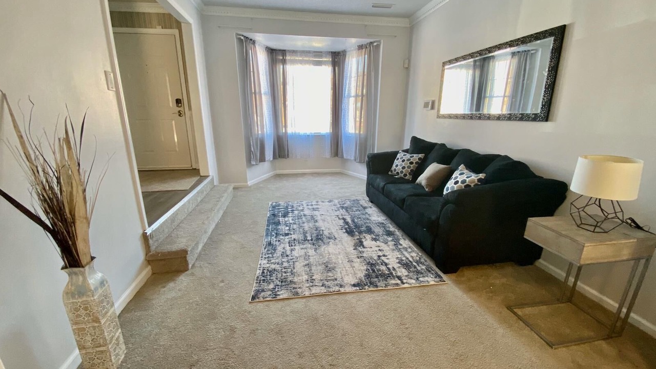 Photo of Livingroom in Norfolk - Virginia Beach