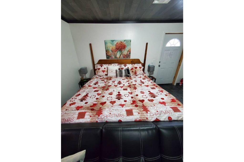 Photo of Bedroom in Richwood