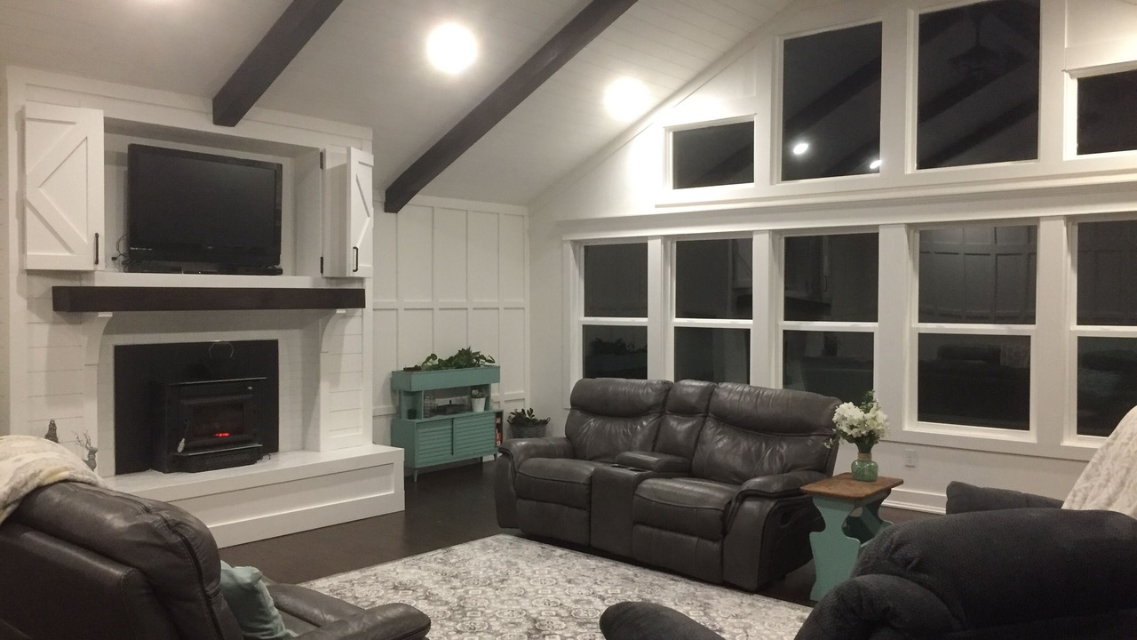 Photo of Livingroom in Helmsburg