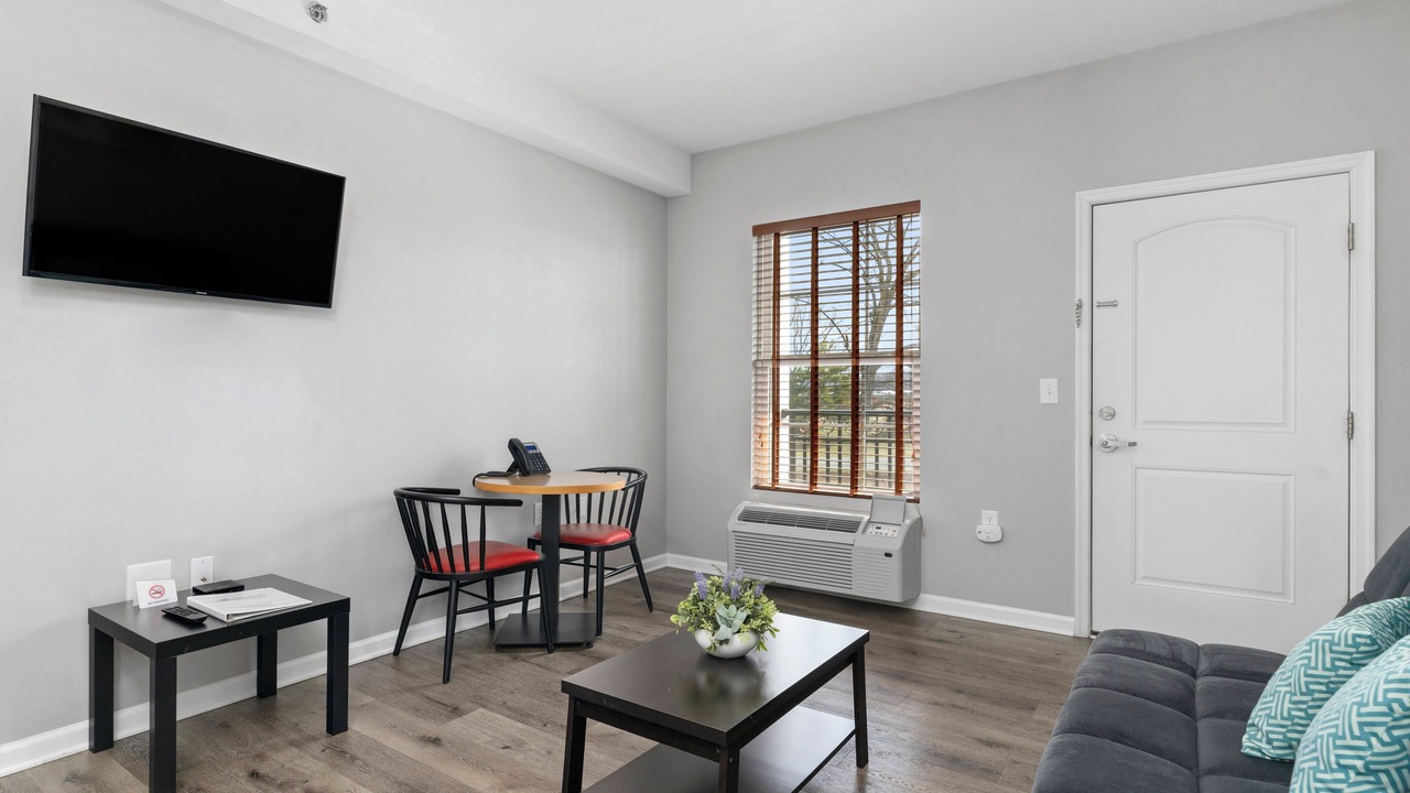 Photo of Livingroom in Fishersville