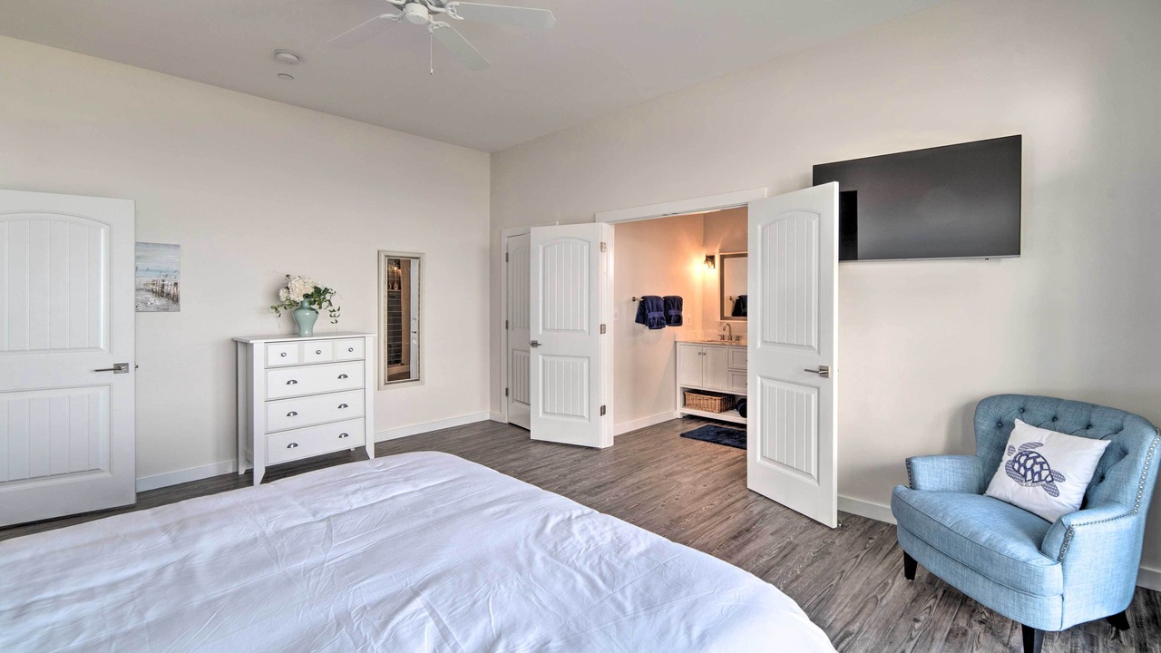 Photo of Bedroom in Point Lookout