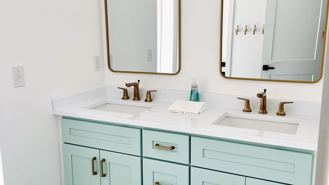Photo of Bathroom in La Follette
