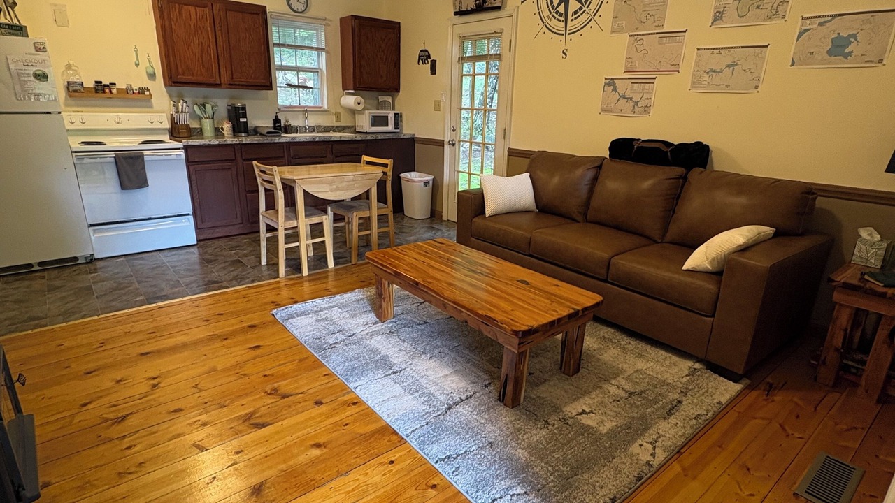 Photo of Livingroom in Benton