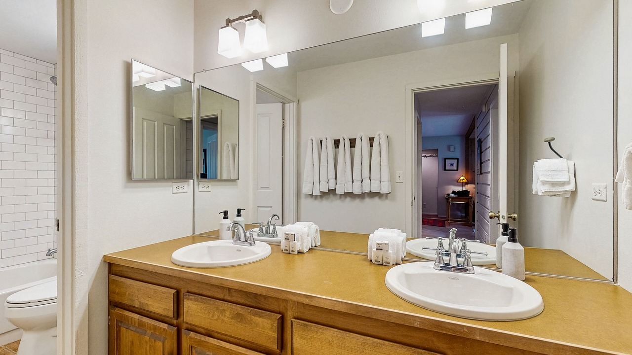 Photo of Bathroom in Elkhorn Village