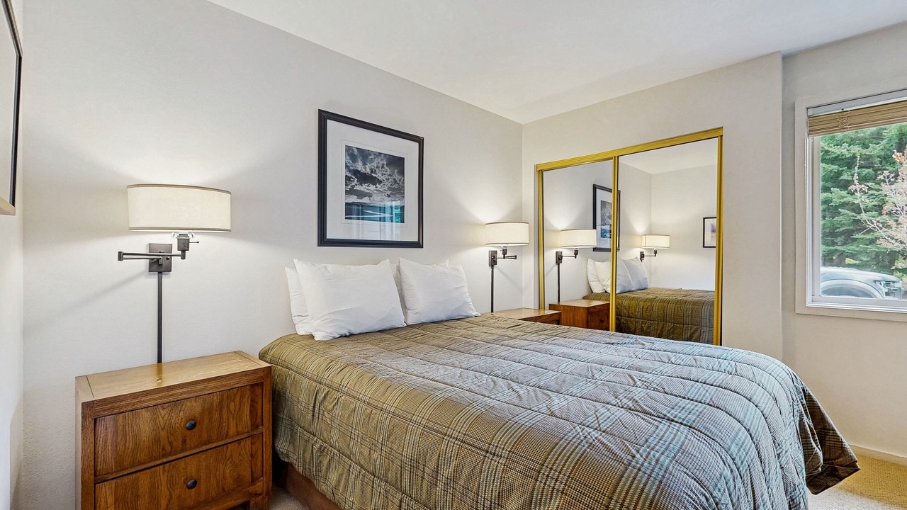 Photo of Bedroom in Elkhorn Village