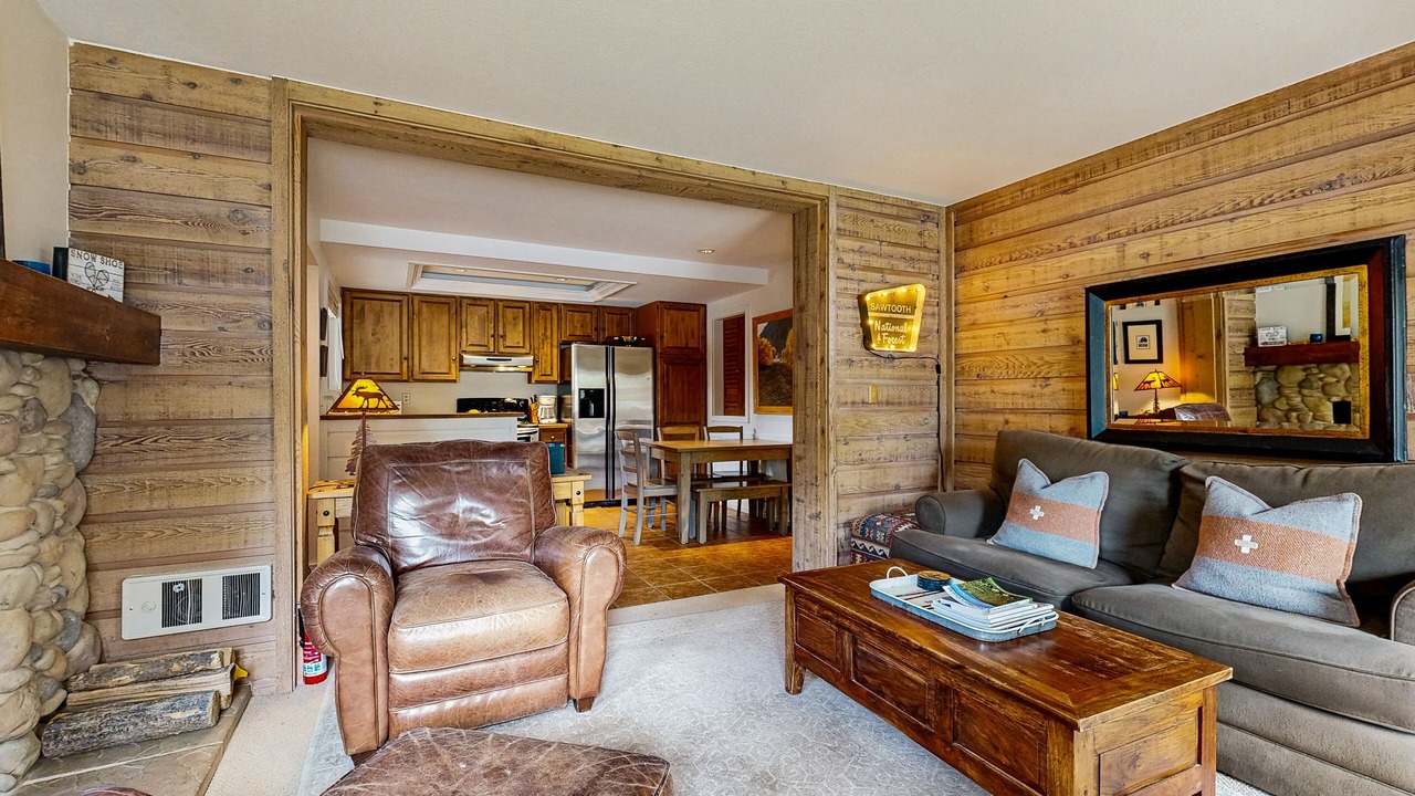 Photo of Livingroom in Elkhorn Village