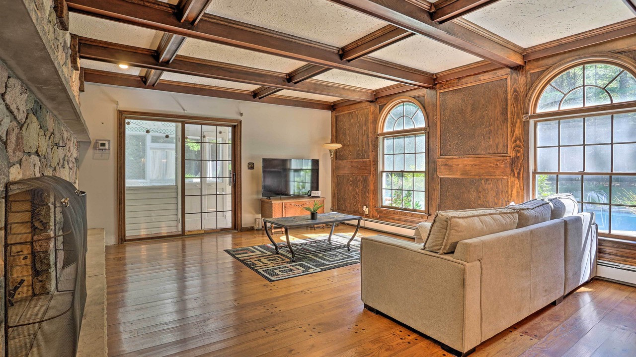 Photo of Livingroom in Saylorsburg