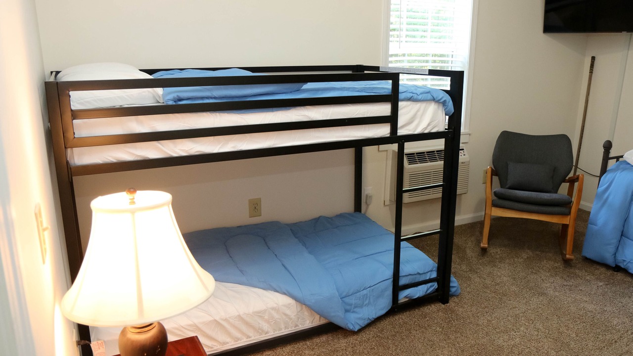 Photo of Bedroom in Nelsonville