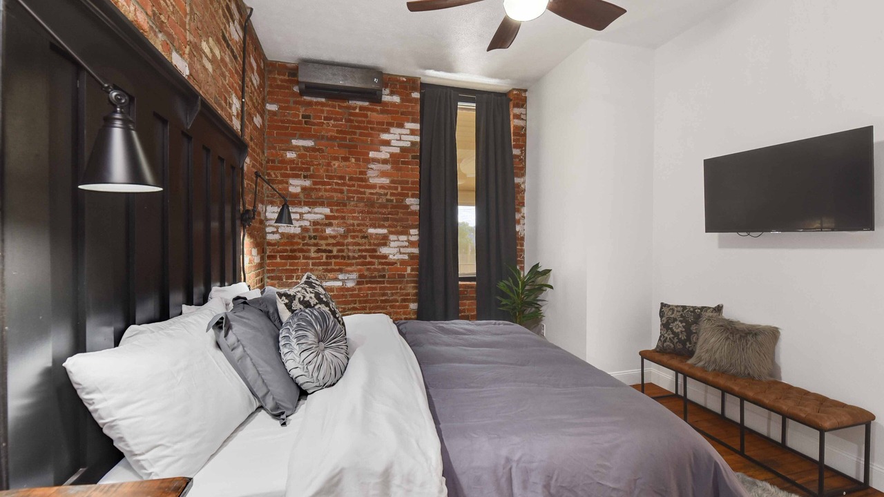 Photo of Bedroom in Kamm's Corners