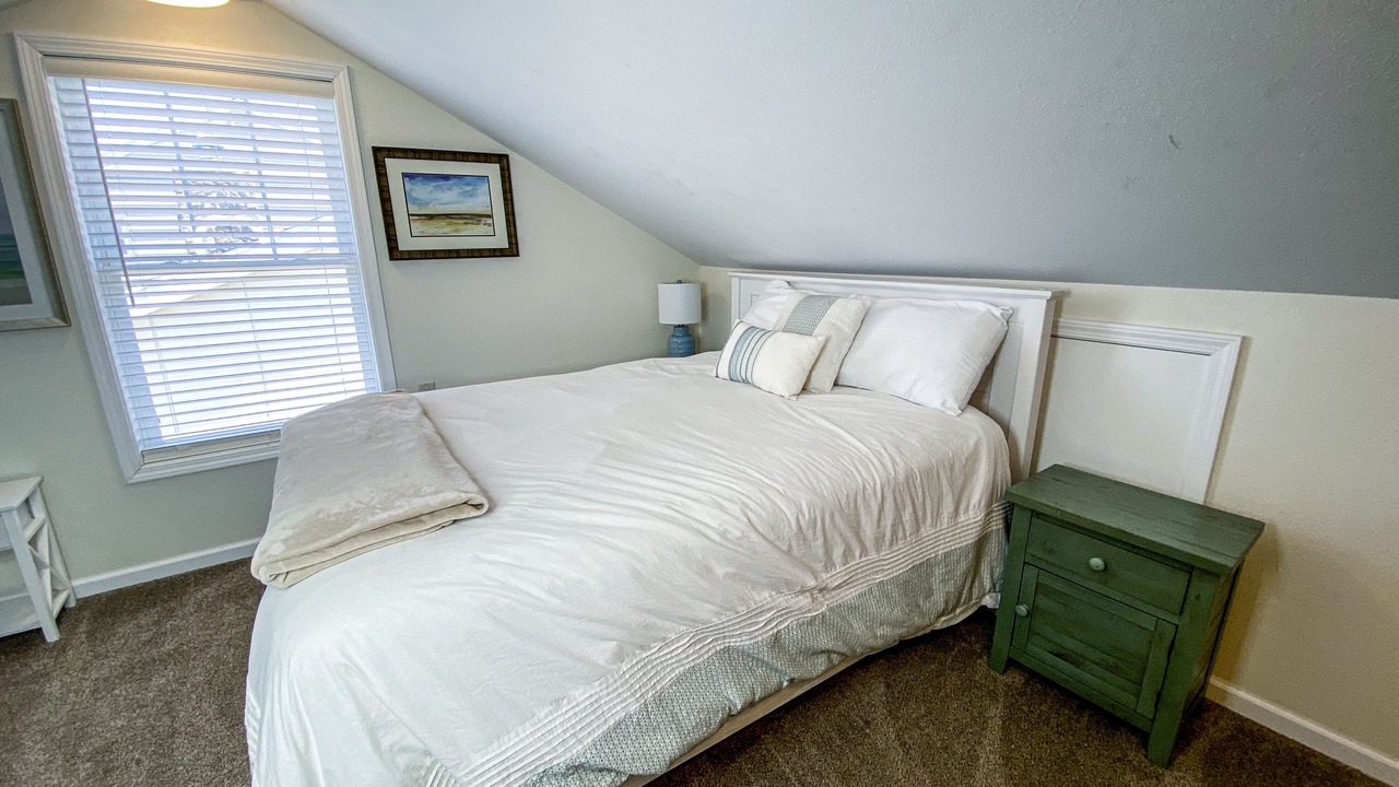 Photo of Bedroom in Oak Harbor