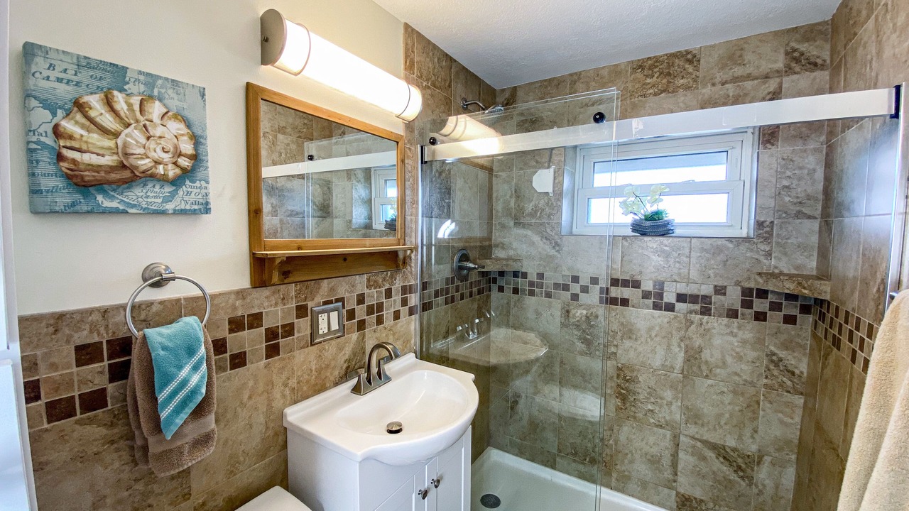 Photo of Bathroom in Oak Harbor