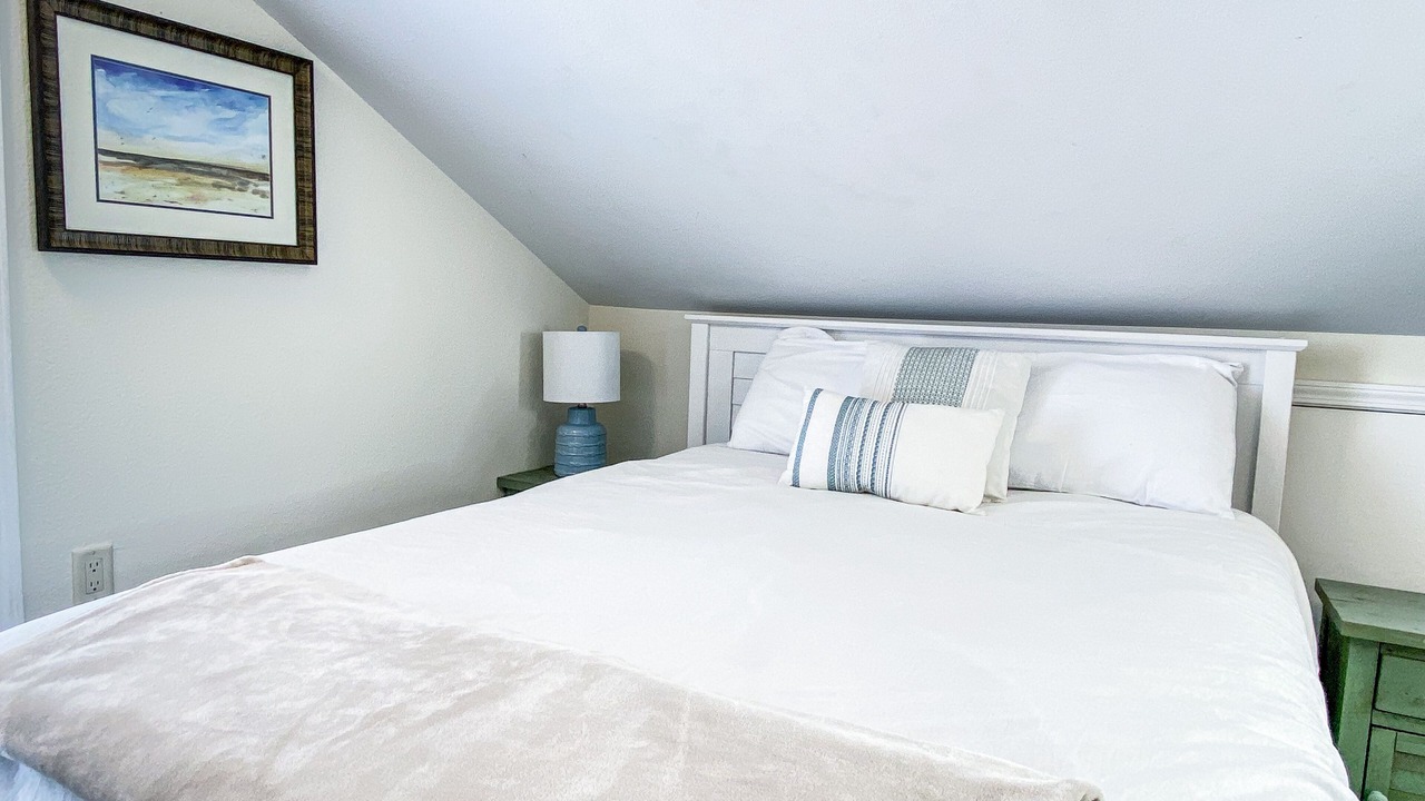 Photo of Bedroom in Oak Harbor