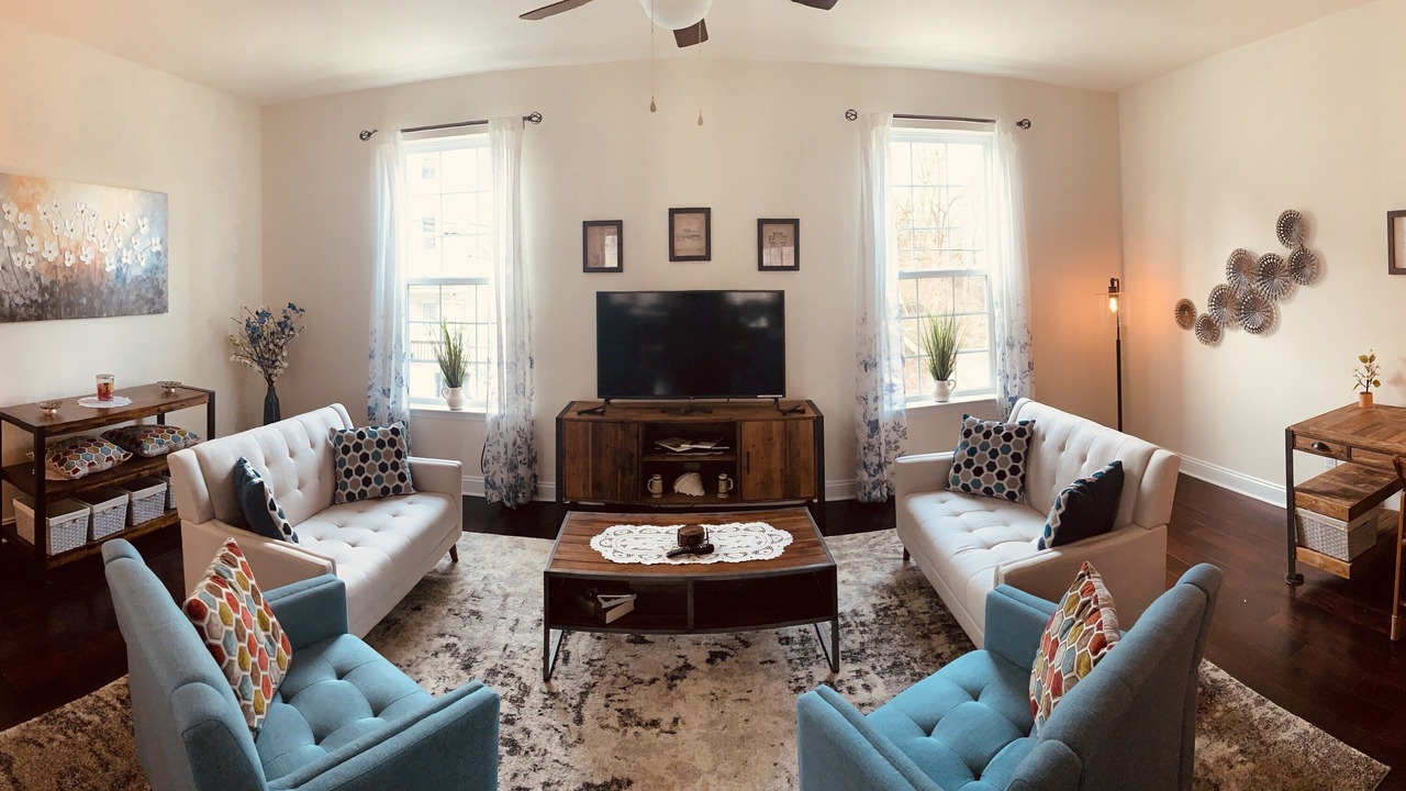 Photo of Livingroom in Phoenixville