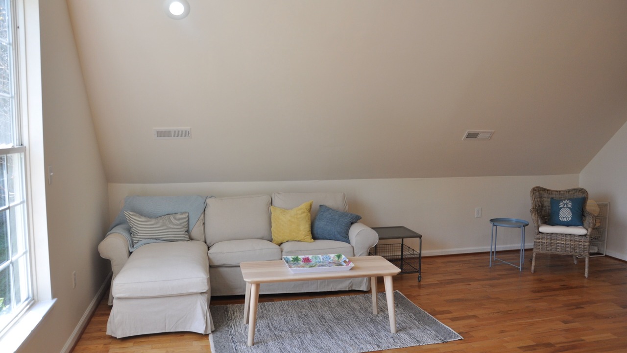 Photo of Livingroom in Knoxville