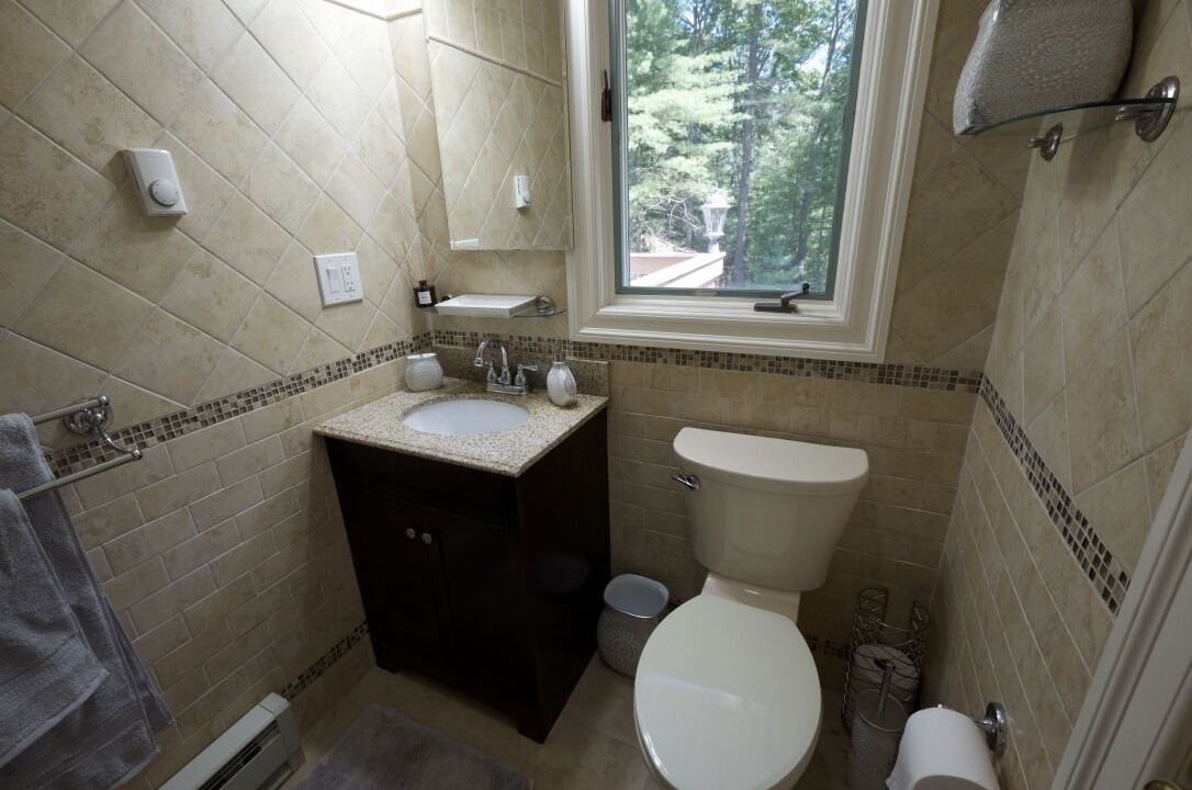 Photo of Bathroom in Highland Lake