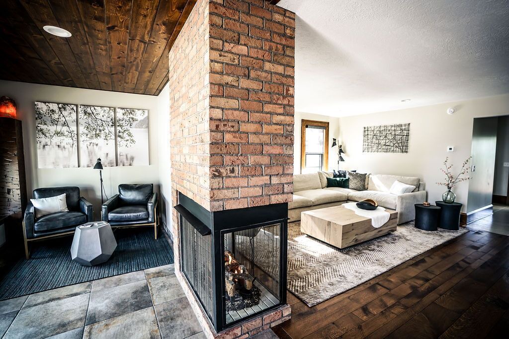 Photo of Livingroom in Sugarcreek