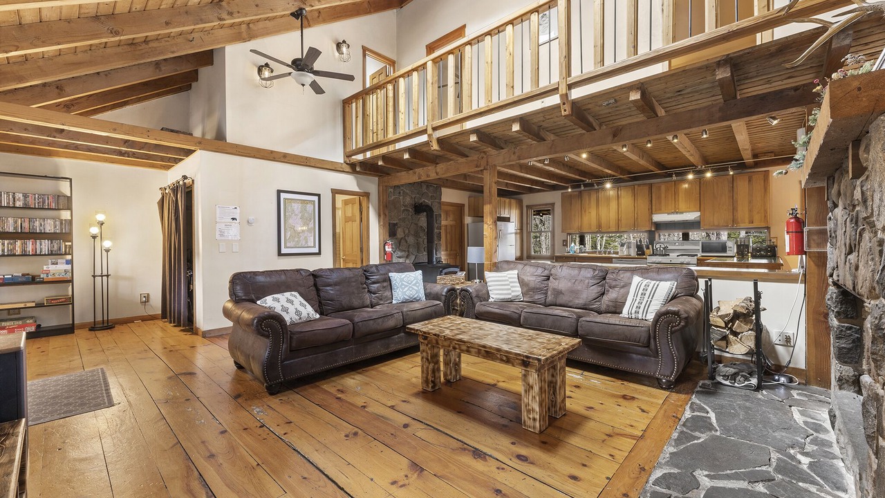 Photo of Livingroom in Dingmans Ferry