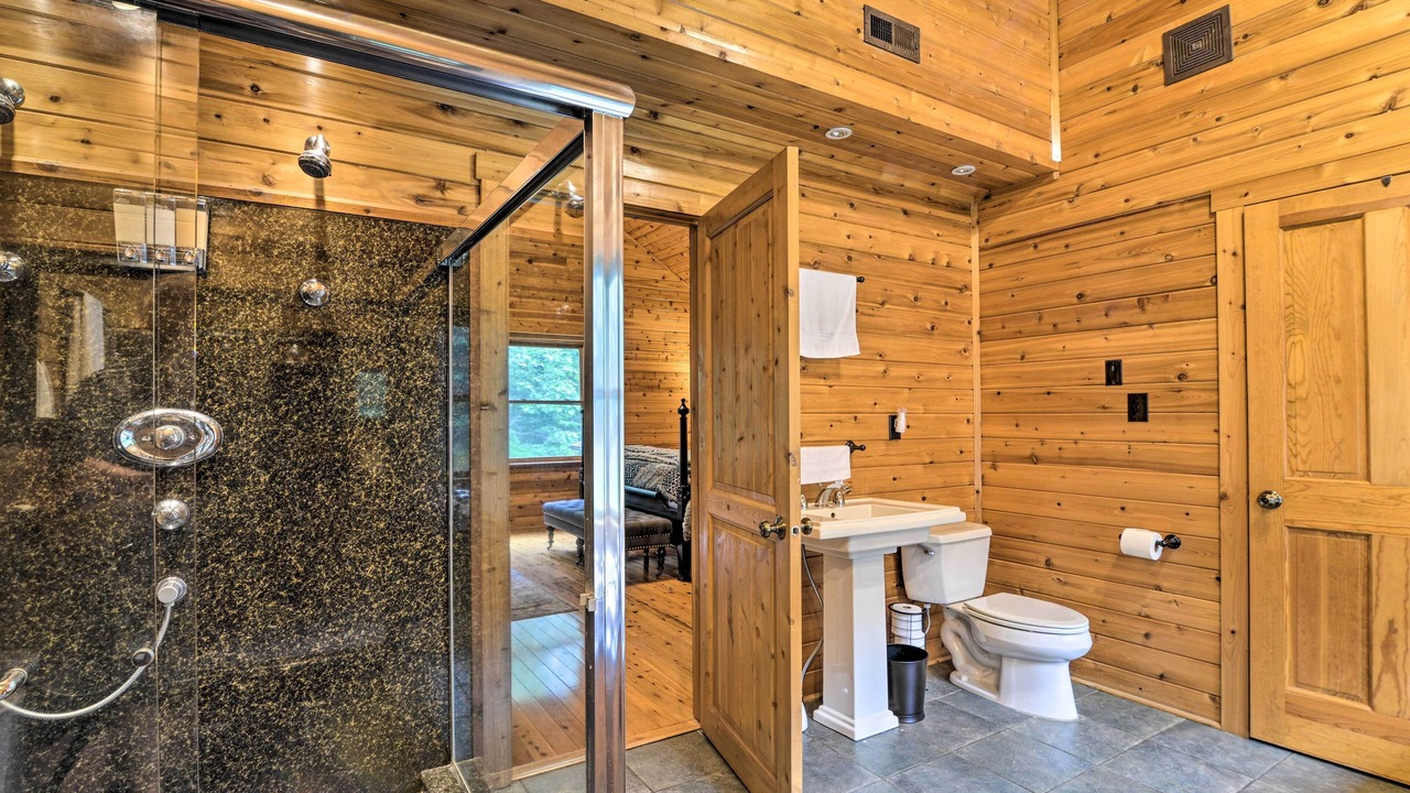Photo of Bathroom in Maurertown