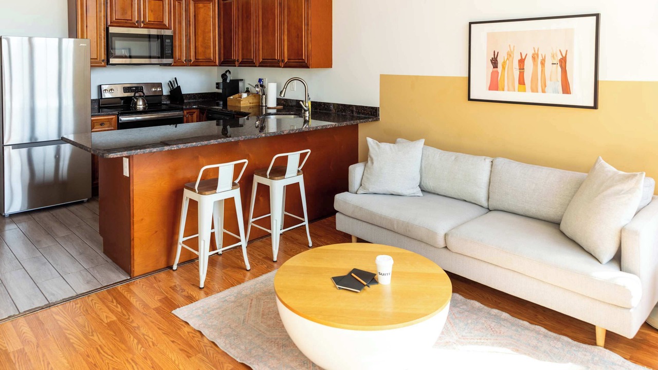 Photo of Livingroom in West Poplar