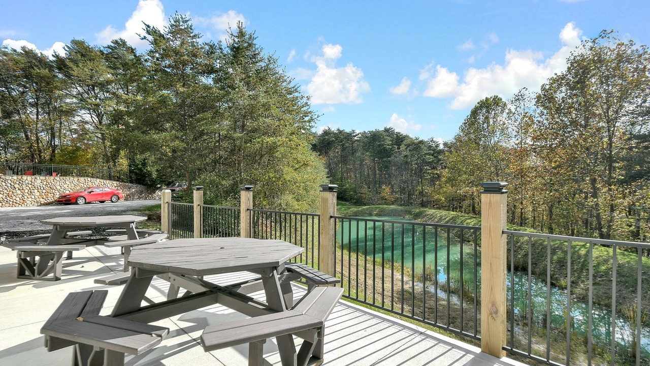 Photo of Outdoor in Sugar Grove