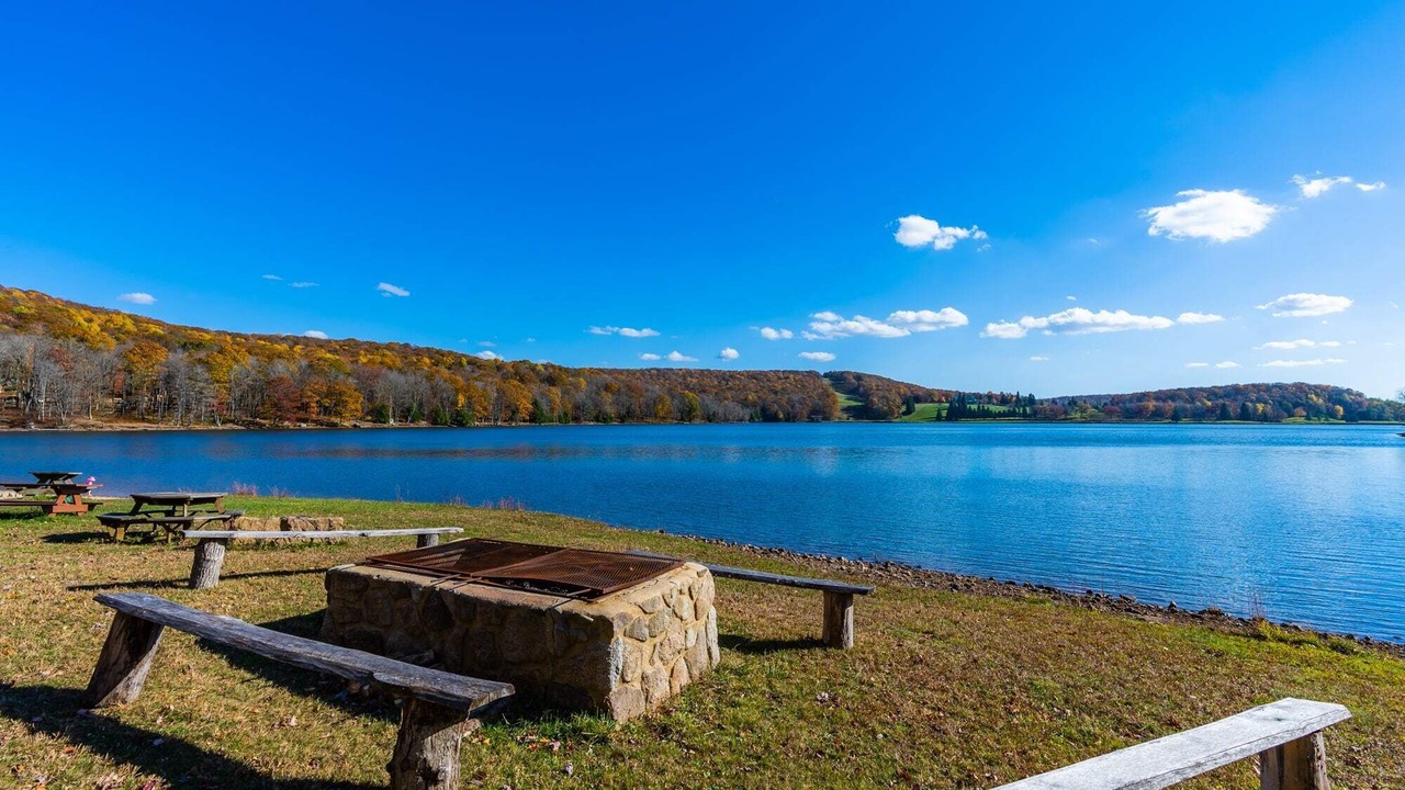 Photo of Outdoor in Alpine Lake