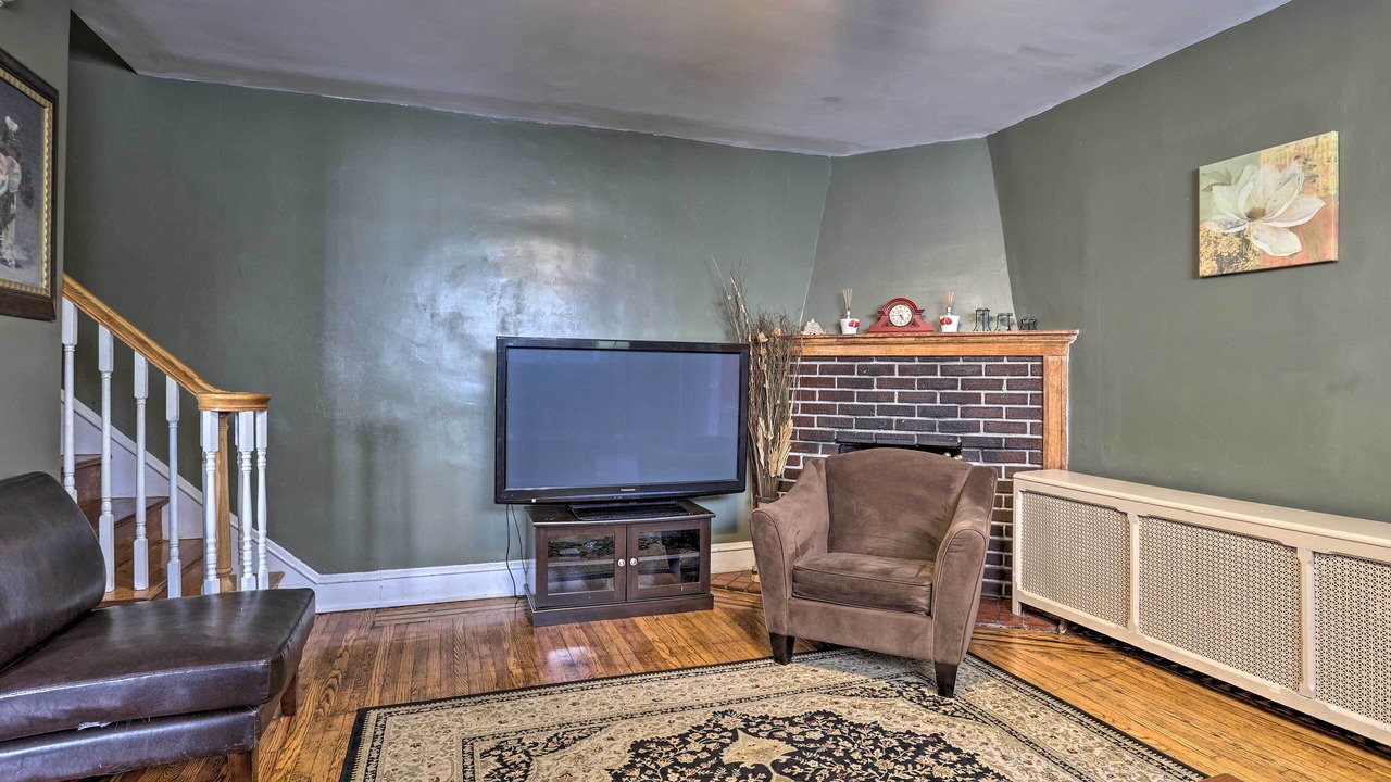 Photo of Bedroom in Lansdowne
