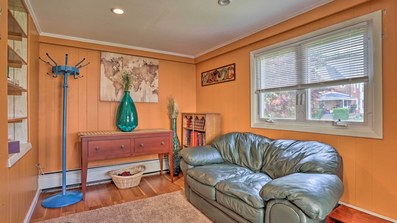 Photo of Bedroom in Lansdowne