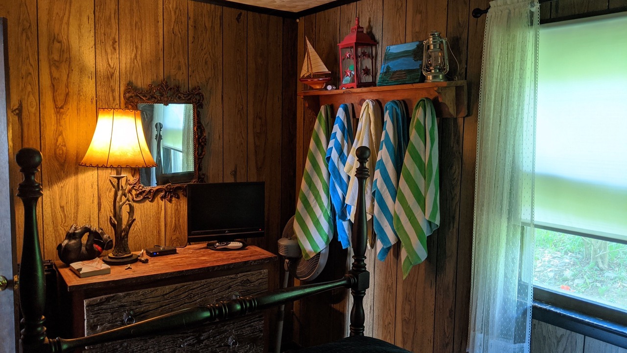 Photo of Bedroom in Roscoe