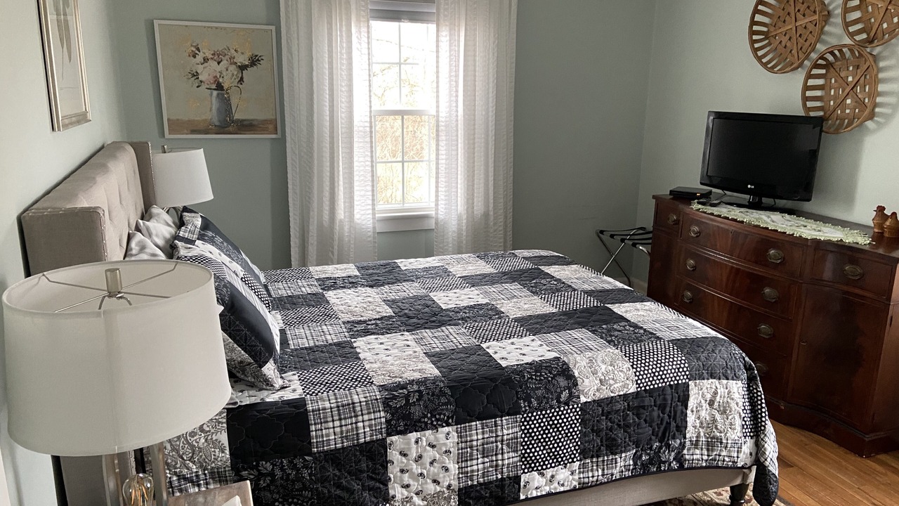 Photo of Bedroom in Bath
