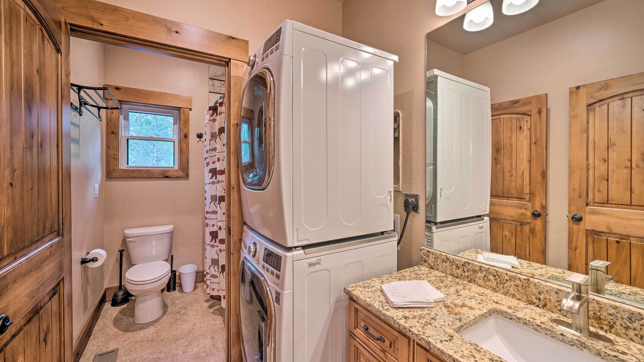 Photo of Bathroom in Island Park