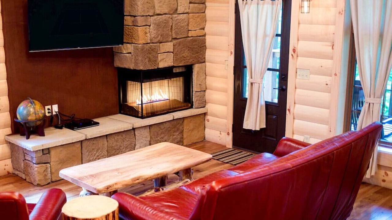 Photo of Livingroom in Millersburg