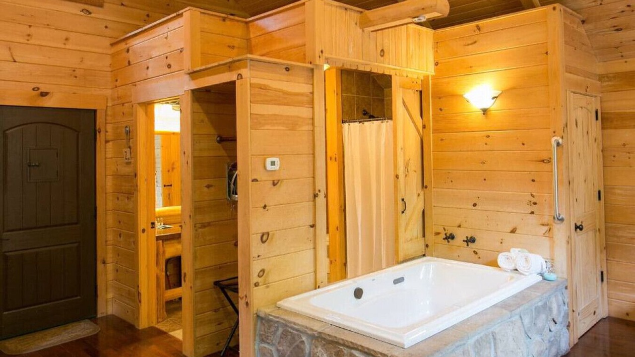 Photo of Bathroom in Millersburg