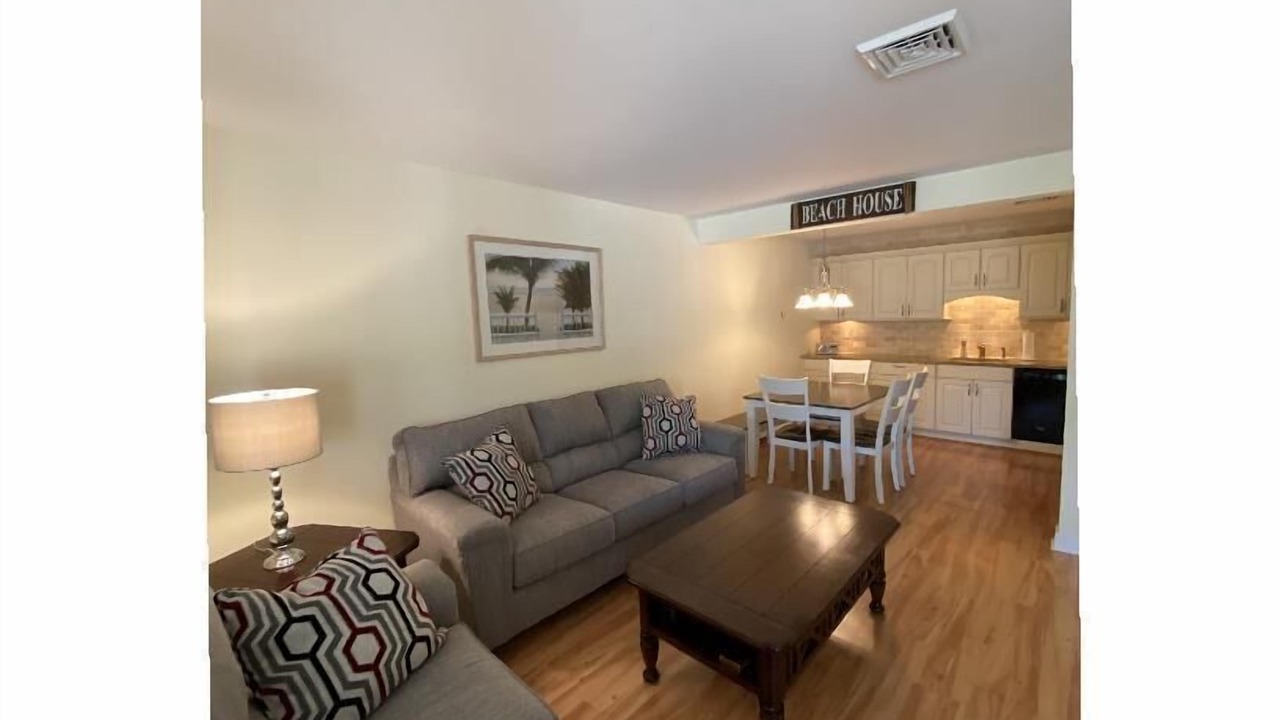Photo of Livingroom in Village Green