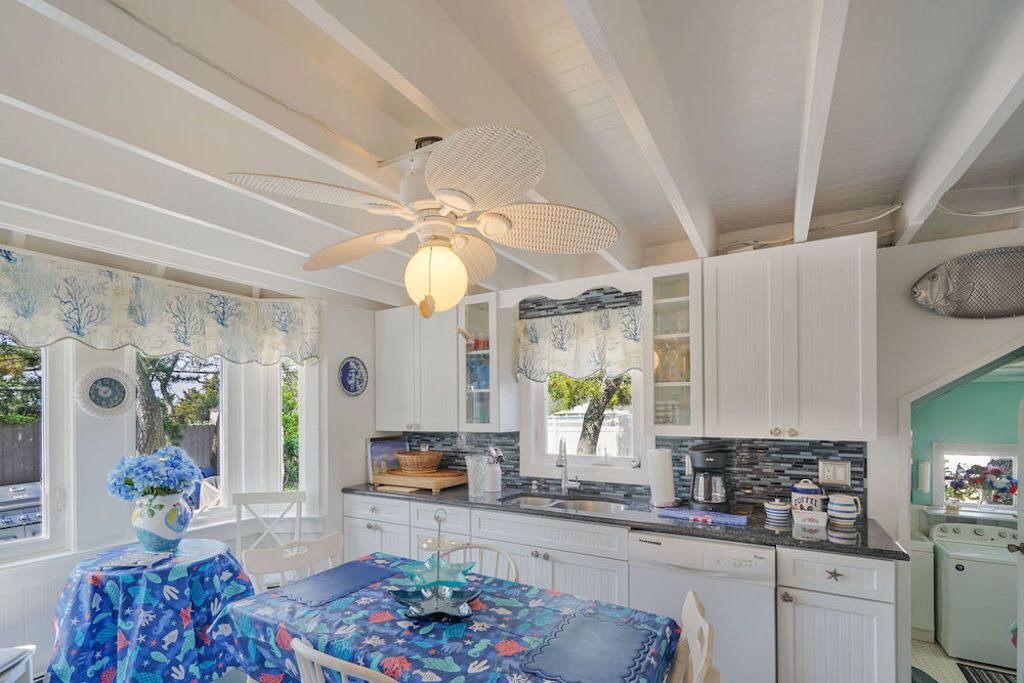 Photo of Kitchen in Mantoloking