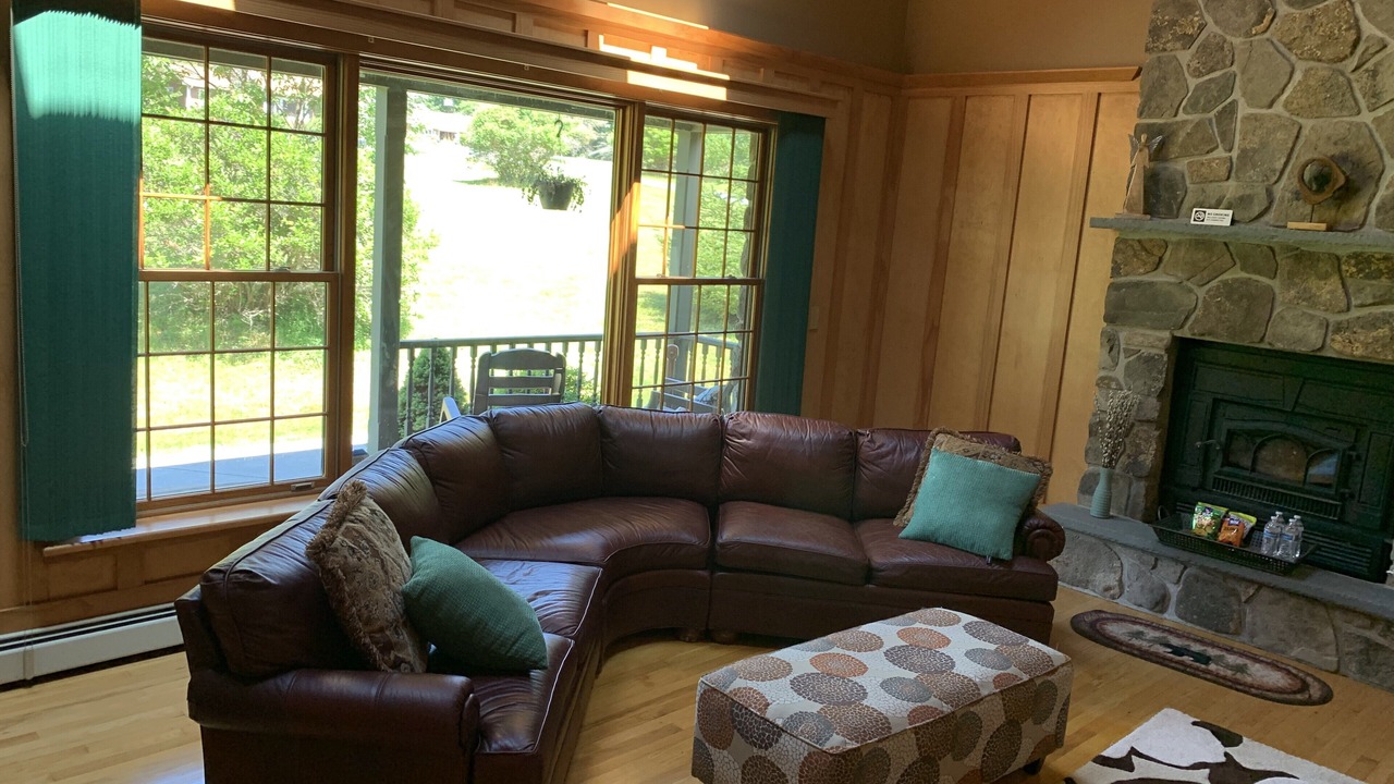 Photo of Livingroom in White Mills