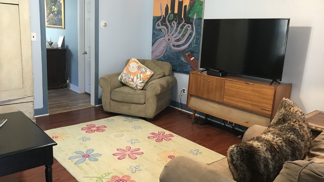 Photo of Livingroom in Brighton Heights