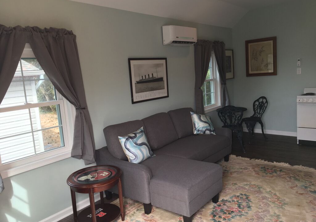 Photo of Livingroom in Town Bank