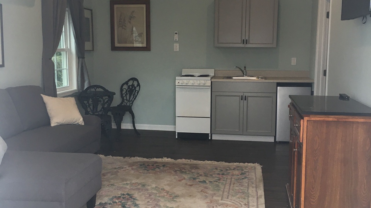 Photo of Livingroom in Town Bank